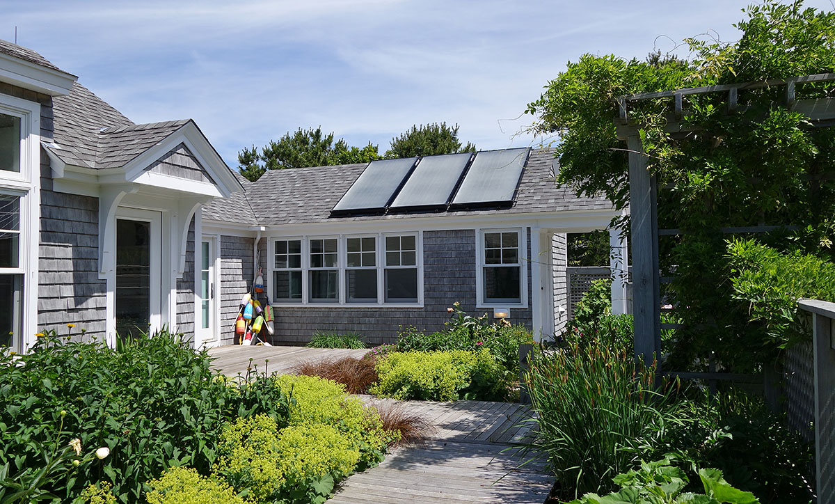 On-grade entry-level access, Truro, Cape Cod, by Paul Krueger Architect
